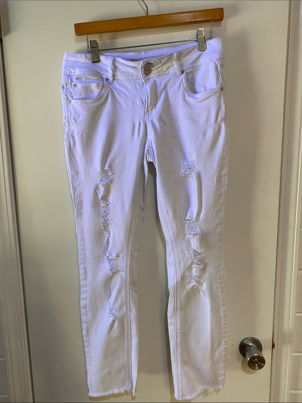 refuge White Distressed Skinny Jeans